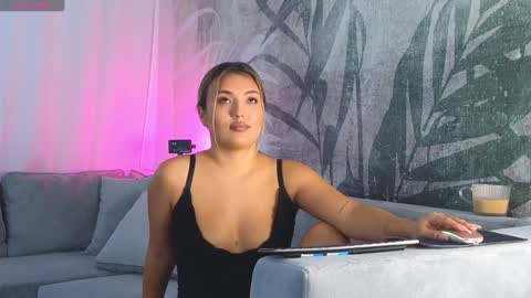 Lily online show from December 2, 2024, 9:45 am