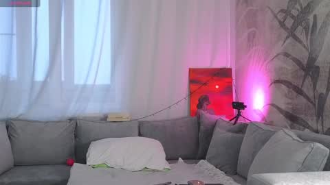 Lily online show from January 11, 2025, 6:35 am