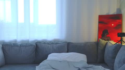 Lily online show from January 25, 2025, 9:47 am