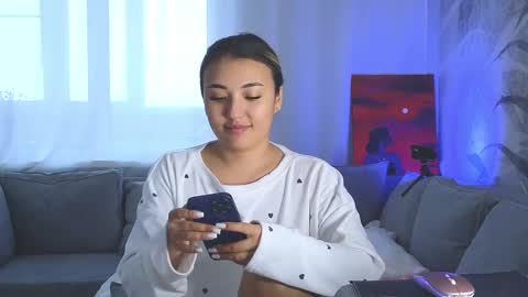 Lily online show from February 17, 2025, 5:47 am