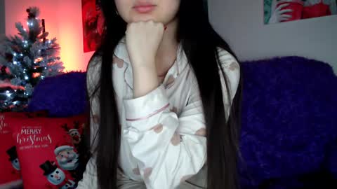 Lily Litle online show from January 5, 2025, 6:24 pm