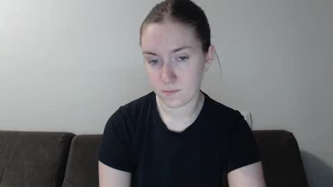 lily_love_x online show from January 31, 2025, 6:02 am