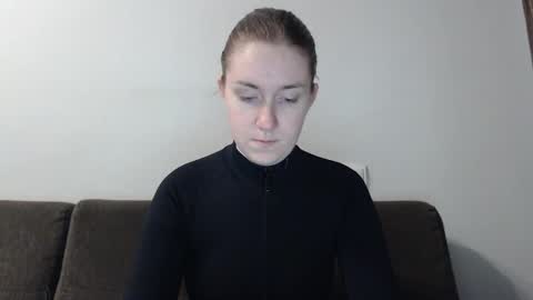 lily_love_x online show from February 5, 2025, 2:40 am