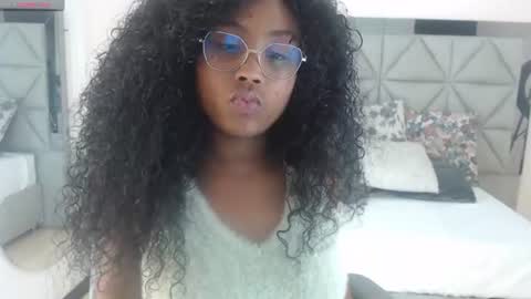 lily_mendoza online show from June 10, 2026, 7:46 pm