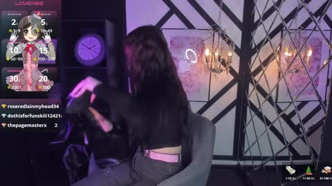 Lily online show from December 8, 2024, 9:57 am