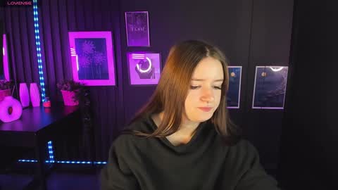 Lily online show from December 12, 2024, 6:47 am