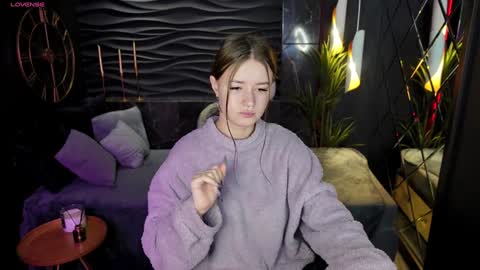 Lily online show from December 26, 2024, 7:45 am