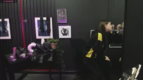 Lily online show from February 16, 2025, 7:26 am