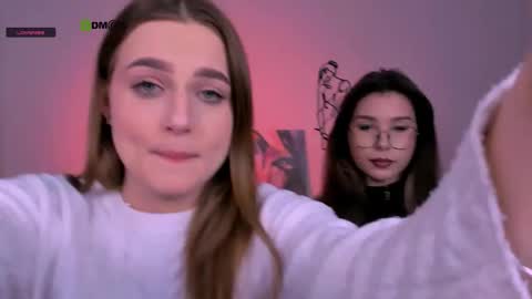 Lily online show from October 20, 2025, 7:03 pm