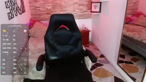 Lily  online show from June 5, 2026, 8:36 pm