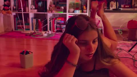 Lily online show from November 24, 2025, 3:34 pm