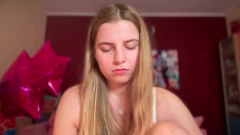 Snapshot of lily_smily chatting on May 24, 2026, 6:46 pm Lily online show from May 24, 2026, 6:46 pm