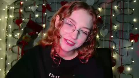 small lily online show from December 1, 2025, 6:13 pm