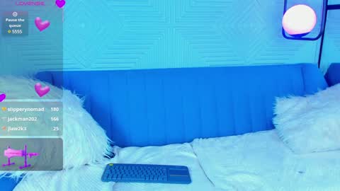 lily_waist online show from January 18, 2025, 10:17 pm