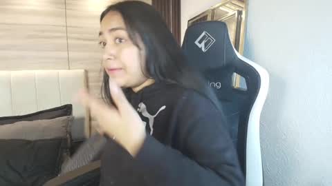 lily_waist online show from February 12, 2026, 11:27 am