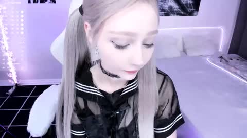 Lily online show from November 27, 2025, 9:17 pm