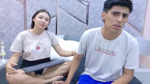 LYLY Y FINN online show from November 22, 2025, 12:37 pm