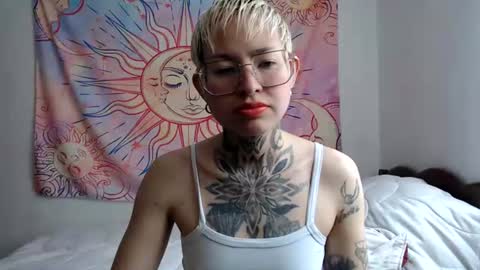 Lily online show from July 26, 2026, 7:43 pm