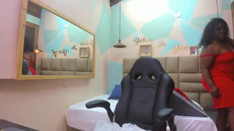 Snapshot of lilybaudyn_ chatting on January 28, 2025, 9:19 am Lily online show from January 28, 2025, 9:19 am