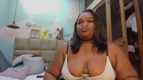 Snapshot of lilybaudyn_ chatting on September 9, 2025, 12:32 am Lily online show from September 9, 2025, 12:32 am