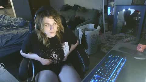 lilybvixen online show from April 23, 2026, 2:46 am