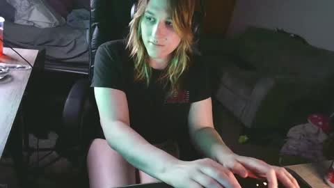 lilybvixen online show from May 1, 2026, 2:49 am