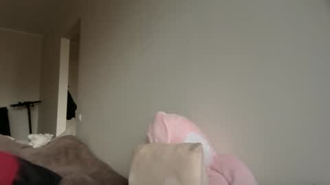 lilycandy_ online show from October 28, 2025, 11:58 am