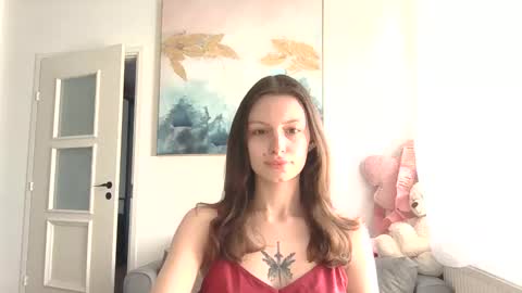 lilycandy_ online show from April 17, 2026, 10:18 am