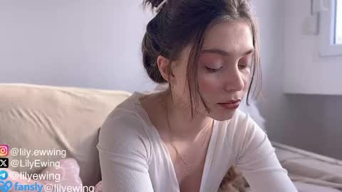 Snapshot of lilyewing_ chatting on April 26, 2026, 3:42 pm Lily online show from April 26, 2026, 3:42 pm
