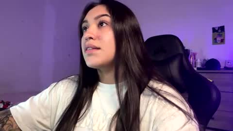 Lily online show from June 25, 2026, 10:25 pm