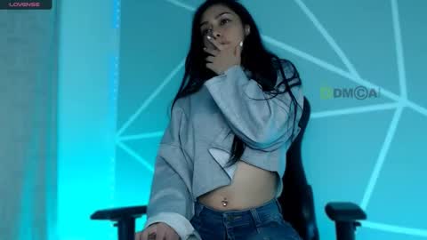 Liliana louise online show from January 22, 2025, 5:37 am