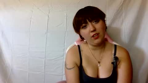 lily online show from June 5, 2026, 10:59 pm