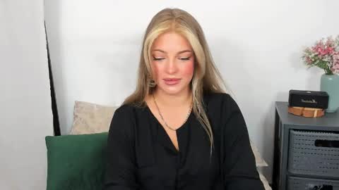 Lily online show from June 4, 2026, 5:57 am