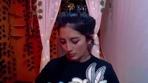 Snapshot of lilymoon_018 chatting on April 29, 2026, 12:31 pm lilymoon_018 online show from April 29, 2026, 12:31 pm