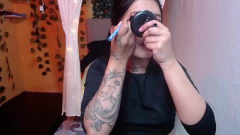 Snapshot of lilymoon_018 chatting on May 20, 2026, 1:17 pm lilymoon_018 online show from May 20, 2026, 1:17 pm