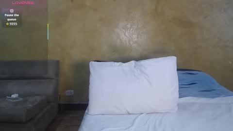 Lily Queen online show from February 16, 2026, 7:32 pm