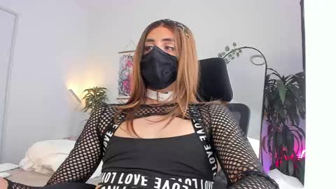 Snapshot of lilyreina chatting on May 13, 2026, 7:11 pm Lily Reina online show from May 13, 2026, 7:11 pm