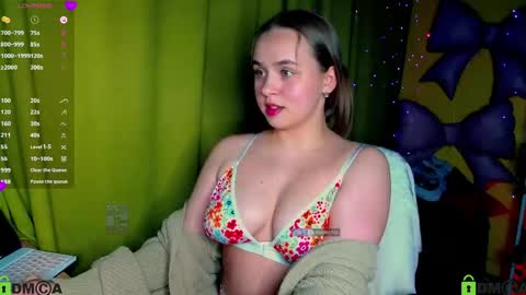 Lily online show from May 17, 2026, 9:33 pm