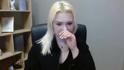 Lily online show from February 17, 2026, 7:49 am