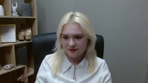 Lily online show from February 18, 2026, 2:46 pm