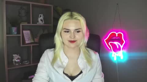 Lily online show from May 5, 2026, 4:59 pm