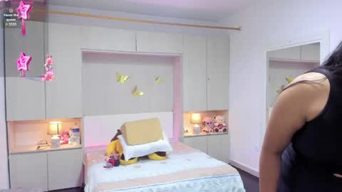 lilywhitee1 online show from April 21, 2026, 4:08 am