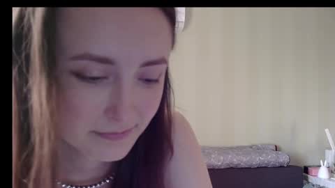 LilyXSky online show from February 26, 2025, 3:30 pm