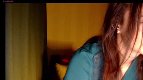 LilyXSky online show from November 7, 2025, 2:39 pm