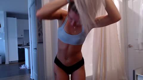 Lily Monroe online show from October 3, 2025, 1:19 pm