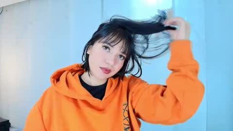  Lina Bedoya  online show from September 10, 2025, 11:32 am