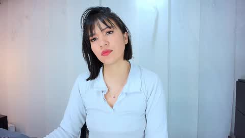  Lina Bedoya  online show from September 19, 2025, 11:33 am