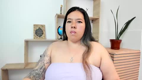 Snapshot of lina_browm chatting on April 30, 2026, 6:25 pm Lina Browm online show from April 30, 2026, 6:25 pm