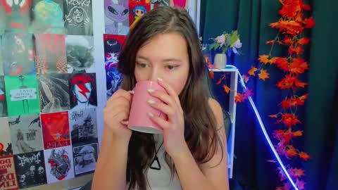 Lina online show from December 19, 2024, 5:29 am