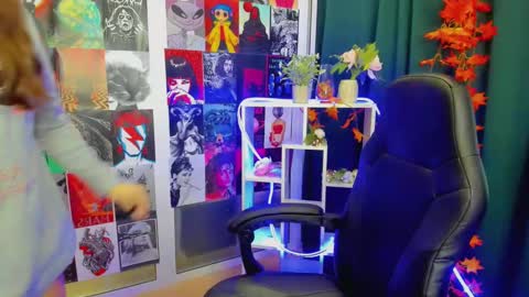 Lina online show from December 20, 2024, 5:25 am